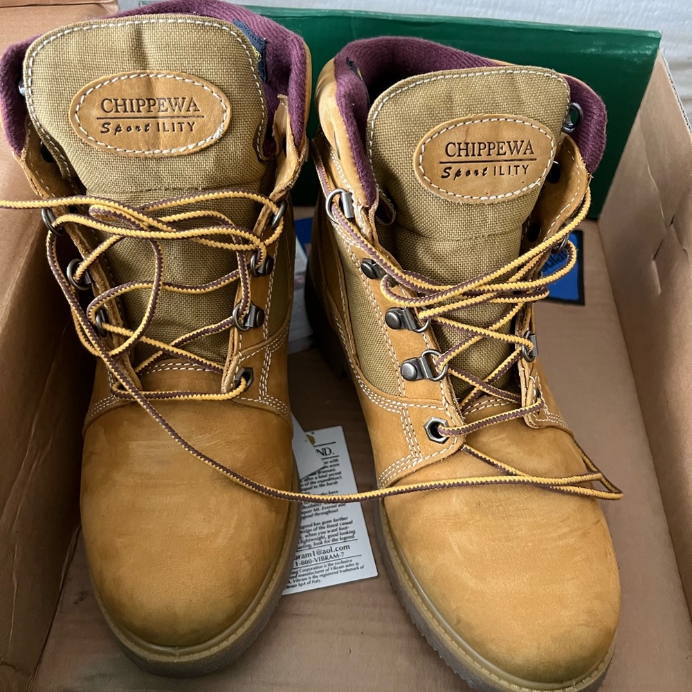 Never worn Chippewa work boots